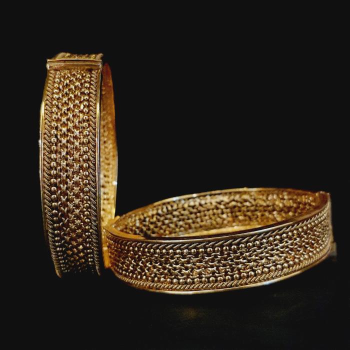 Antique Bangle 2.6