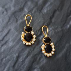 Modern Earrings 10 Black Gold