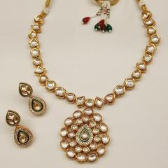 Kundan Necklace Set 6 Gold